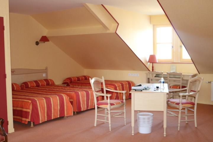 Logis Le Port Saint Aubin Hotel Morannes sur Sarthe-Daumeray Bagian luar foto