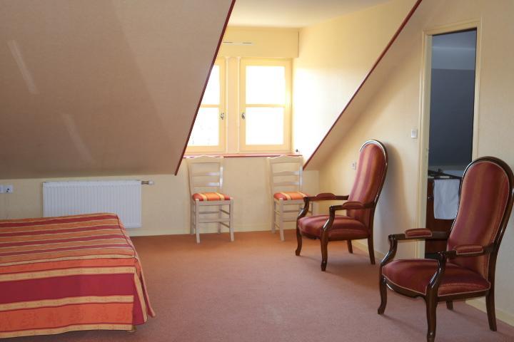 Logis Le Port Saint Aubin Hotel Morannes sur Sarthe-Daumeray Bagian luar foto