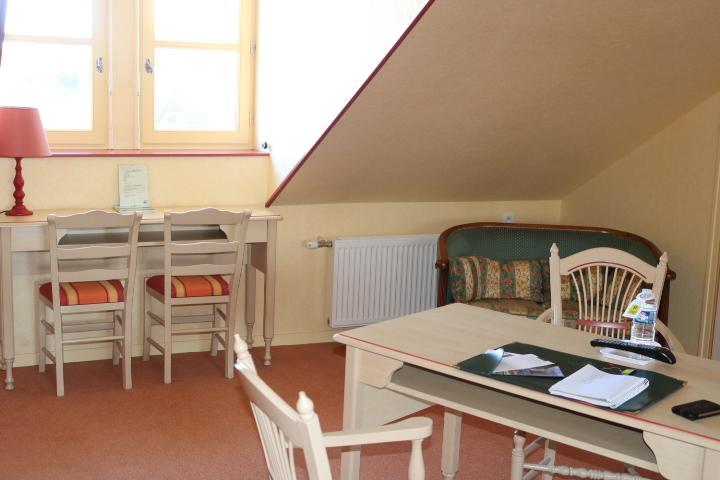 Logis Le Port Saint Aubin Hotel Morannes sur Sarthe-Daumeray Bagian luar foto